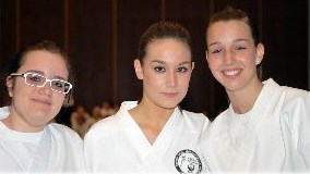 Le atlete della squadra di sound karate