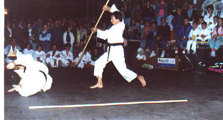 Atleta Tononi durante una dimostrazione